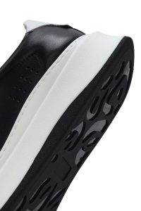 کتونی مردانه چرم مشکی بنددار زیره ضخیم دری مد