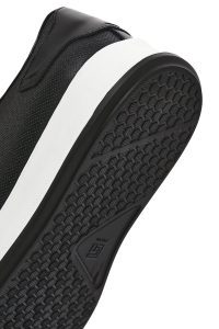 کتونی مردانه چرم مشکی زیره ضخیم بنددار دری مد