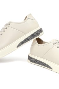 کتونی مردانه چرمی سفید بندی با زیره ضخیم دری مد