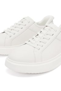 کتونی مردانه چرمی سفید بندی زیره ضخیم دری مد