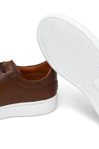 کتونی مردانه چرمی قهوه‌ای بندی با زیره ضخیم دری مد