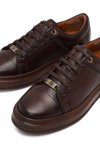 کتونی مردانه چرمی قهوه‌ای بندی دری مد