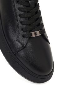 کتونی مردانه چرمی مشکی بندی با زیره ضخیم دری مد