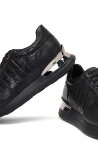 کتونی مردانه چرمی مشکی بندی با زیره ضخیم دری مد