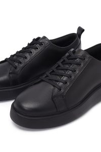 کتونی مردانه چرمی مشکی بندی دری‌مد