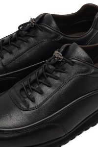 کتونی مردانه چرمی مشکی بندی کژوال با زیره ضخیم دری مد