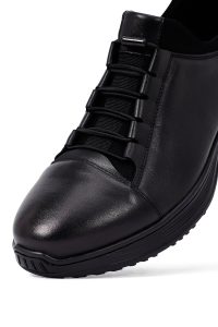 کتونی مردانه چرمی مشکی بندی کژوال دری‌مد