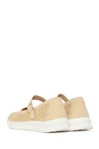 کفش زنانه جیر بژ طرح‌دار سگک‌دار راحتی دری مد