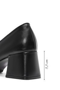 کفش زنانه مشکی با جزئیات سگک پاشنه‌بلند ضخیم دری مد