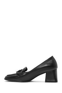 کفش زنانه مشکی با جزئیات سگک پاشنه‌بلند ضخیم دری مد