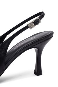 کفش زنانه مشکی پشت‌باز پاشنه‌نازک دری مد