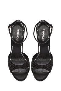 کفش زنانه مشکی چرم پاشنه نازک بلند نگین‌دار بنددار دری مد