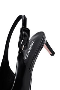 کفش زنانه مشکی چرم پاشنه نازک کوتاه پشت باز دری مد