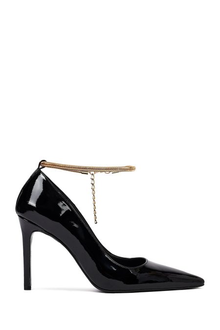 کفش زنانه ورنی مشکی پاشنه‌نازک استیلتو مچی سگک‌دار دری مد