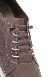 کفش زنانه ویژون چرمی راحتی طرح‌دار بنددار زیره ضخیم دری مد