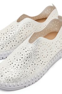 کفش زنانه پارچه‌ای سفید راحتی دری مد