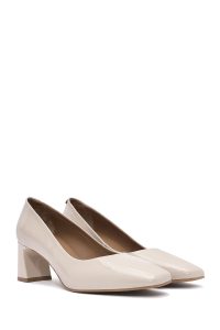 کفش زنانه پاشنه‌کوتاه ورنی بژ دری مد