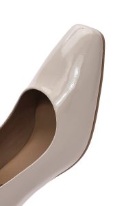 کفش زنانه پاشنه‌کوتاه ورنی بژ دری مد