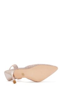 کفش زنانه پشت باز نگین‌دار پاشنه‌دار نازک طلایی دری مد