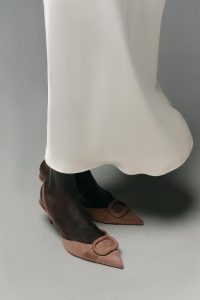 کفش زنانه پشت‌باز با جزئیات زارا – ZARA