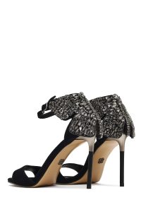 کفش زنانه چرم جیر مشکی نگین‌دار مچی سگک‌دار پاشنه‌بلند نازک دری مد