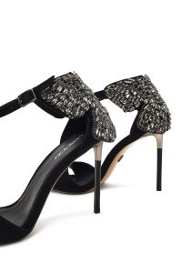 کفش زنانه چرم جیر مشکی نگین‌دار مچی سگک‌دار پاشنه‌بلند نازک دری مد