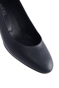 کفش زنانه چرم سرمه‌ای پاشنه‌کوتاه ضخیم دری مد