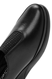 کفش زنانه چرم مشکی نگین‌دار لژدار راحتی دری مد