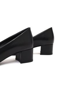 کفش زنانه چرم مشکی پاشنه‌بلند ضخیم دری مد