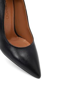 کفش زنانه چرم مشکی پاشنه‌نازک استیلتو دری مد