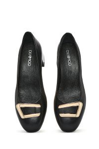 کفش زنانه چرم مشکی پاشنه‌کوتاه ضخیم دری مد