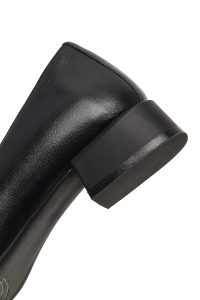 کفش زنانه چرم مشکی پاشنه‌کوتاه ضخیم دری مد