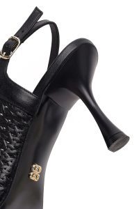 کفش زنانه چرم مشکی پشت‌باز پاشنه‌نازک مچی سگک‌دار طرح‌دار دری مد