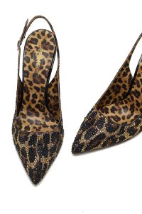 کفش زنانه چرم پلنگی نگین‌دار پشت‌باز پاشنه‌بلند نازک دری مد