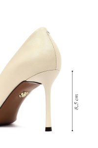 کفش زنانه چرم کرم پاشنه‌نازک استیلتو دری مد