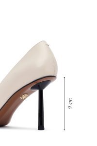 کفش زنانه چرم کرم پاشنه‌نازک استیلتو دری مد