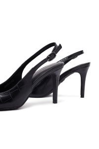 کفش زنانه کروکو مشکی پشت‌باز پاشنه‌نازک دری مد