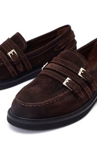 کفش لوفر زنانه جیر قهوه‌ای سگک‌دار دری مد