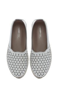 کفش لوفر زنانه چرم سفید راحتی دری مد