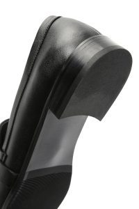 کفش لوفر زنانه چرم مشکی سگک‌دار دری مد