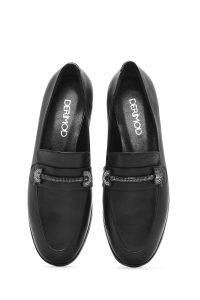 کفش لوفر زنانه چرم مشکی سگک‌دار دری مد