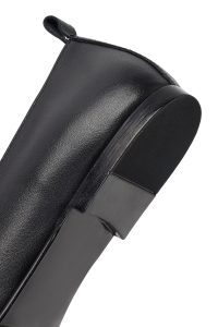 کفش لوفر زنانه چرم مشکی سگک‌دار دری مد