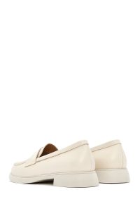 کفش لوفر زنانه چرم کرم دری مد