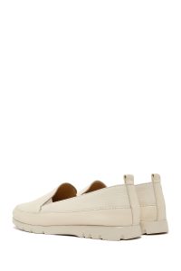 کفش لوفر زنانه چرم کرم راحتی دری مد