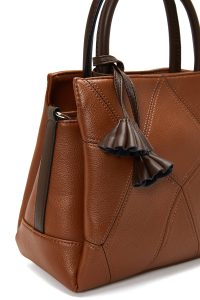 کیف زنانه قهوه‌ای بلند با جزئیات اکسسوری دری مد