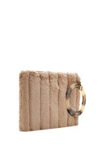 کیف مجلسی زنانه بژ دستی پشمی با بند زنجیری دری مد