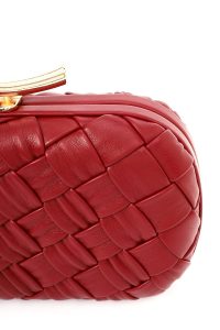 کیف مجلسی زنانه زرشکی دستی بافتنی مینی با بند زنجیری بلند دری مد