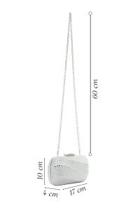 کیف مجلسی زنانه نقره‌ای بند بلند زنجیری مینی جعبه‌ای نگین‌دار دری مد