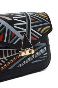 کیف کراس بادی زنانه مشکی طرح‌دار دری مد