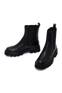 بوت زنانه چلسی چرم مشکی دری مد